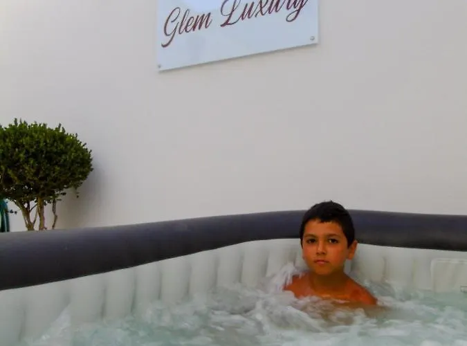 Glem Luxury كوبرتينو